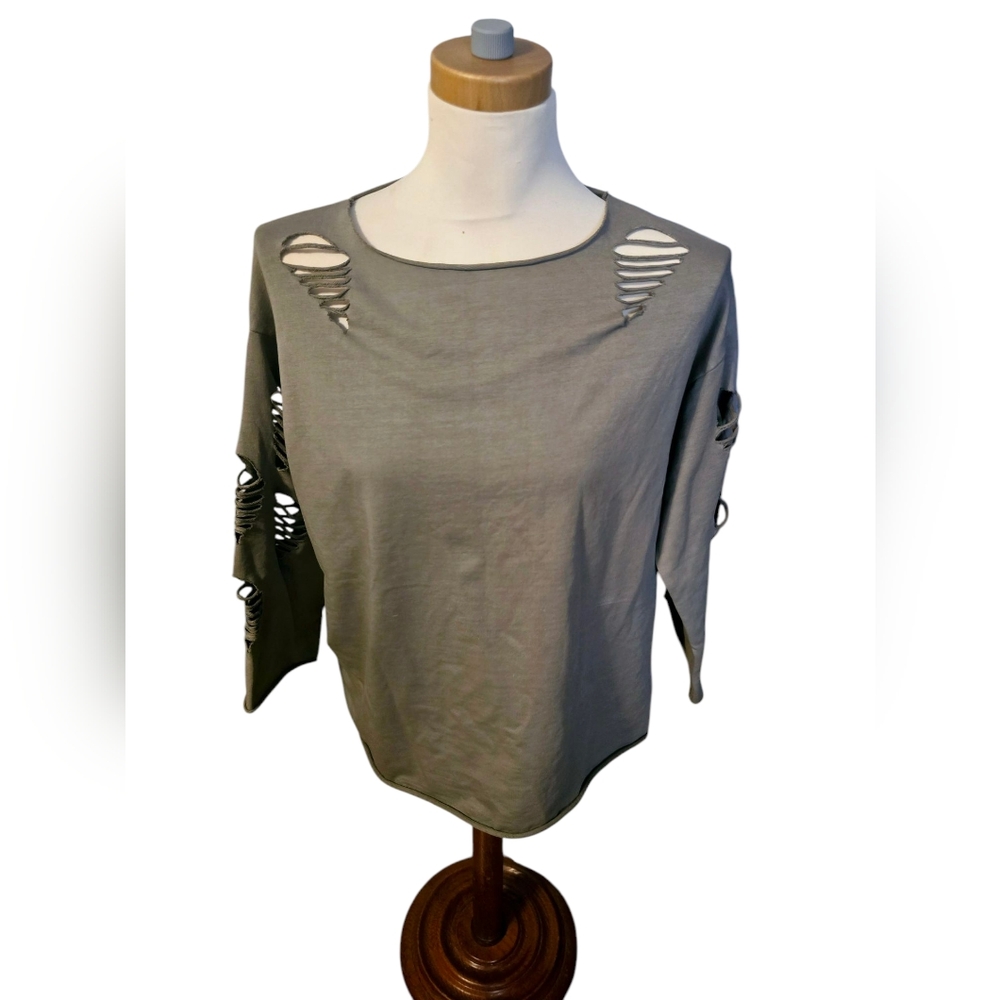 Gray Distressed Women's Top SIZE M